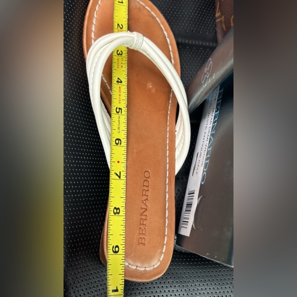 Bernardo Miami Demi Wedge in White Antique Calf size 7M. Very good condition. - Picture 16 of 16
